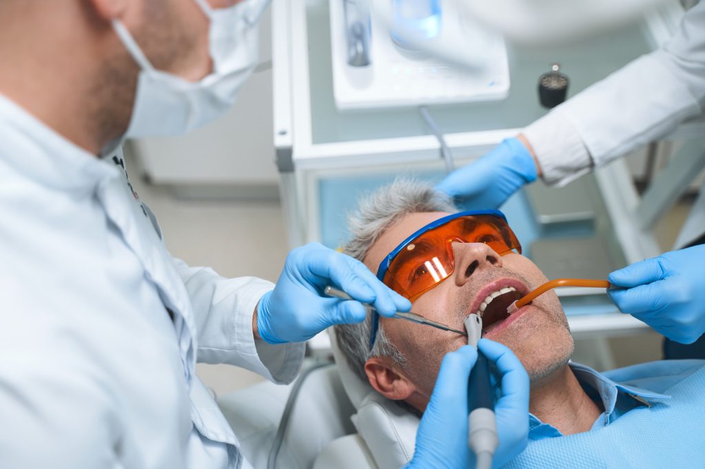  ویژگی های بهترین کلینیک دندانپزشکی کرج